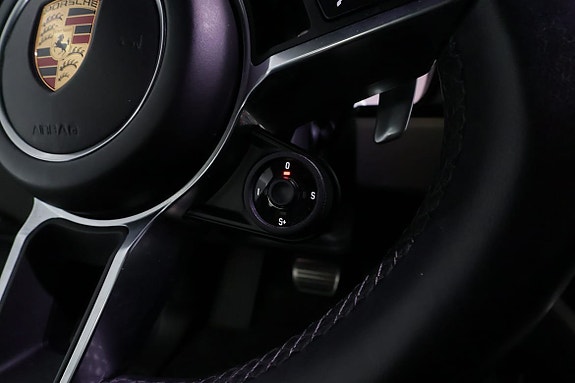 Porsche Cayenne S 18 of 30