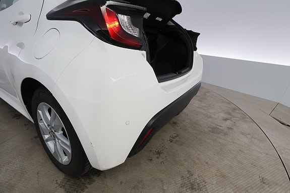 Toyota Yaris 7 of 28