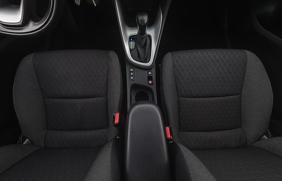 Toyota Yaris 16 of 28