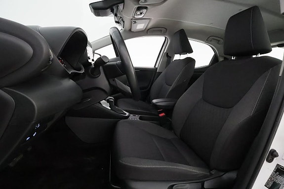 Toyota Yaris 10 of 28