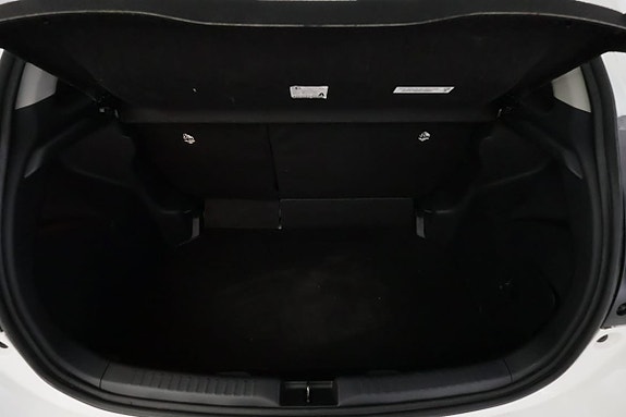 Toyota Yaris 8 of 28
