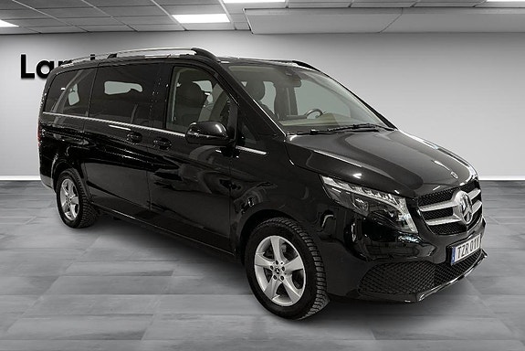 Mercedes-Benz V250 d 3 of 5