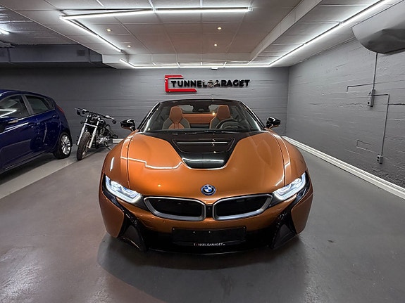 BMW i8 3 of 27