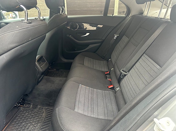 Mercedes-Benz C220 d 12 of 15