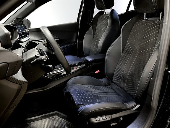 Peugeot 2008 4 of 5
