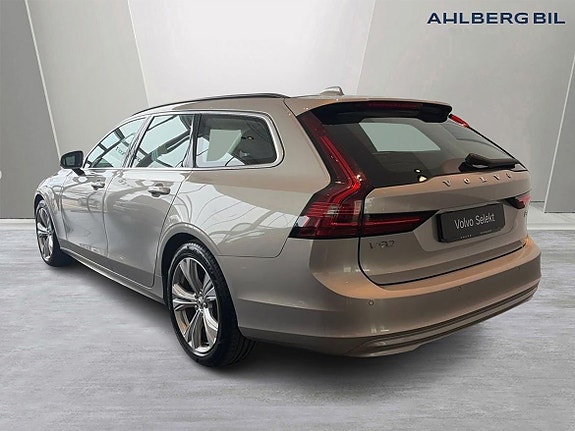 Volvo V90 3 of 5