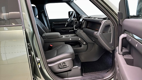 Land Rover Defender 110 3 of 5