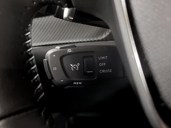 Peugeot 2008 8 of 18
