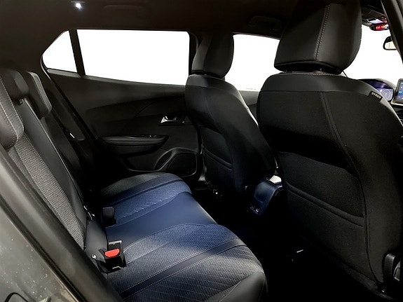 Peugeot 2008 15 of 18