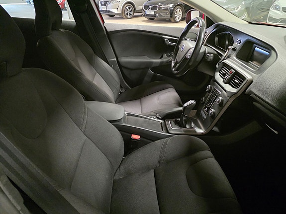 Volvo V40 7 of 10