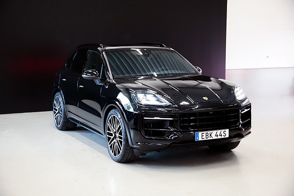 Porsche Cayenne 4 of 21