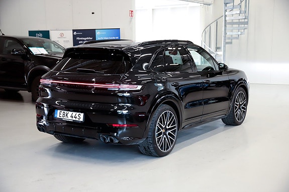 Porsche Cayenne 5 of 21