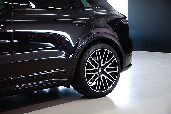 Porsche Cayenne 21 of 21