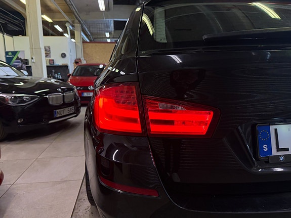 BMW 520d 4 of 5