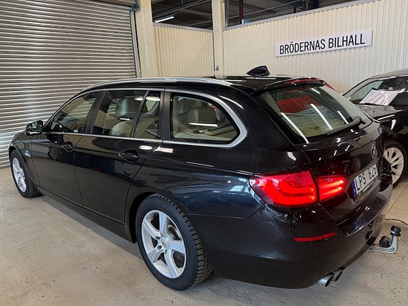 BMW 520d 3 of 5