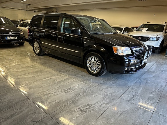 Lancia Voyager 2 of 5