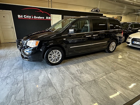 Lancia Voyager 3 of 5