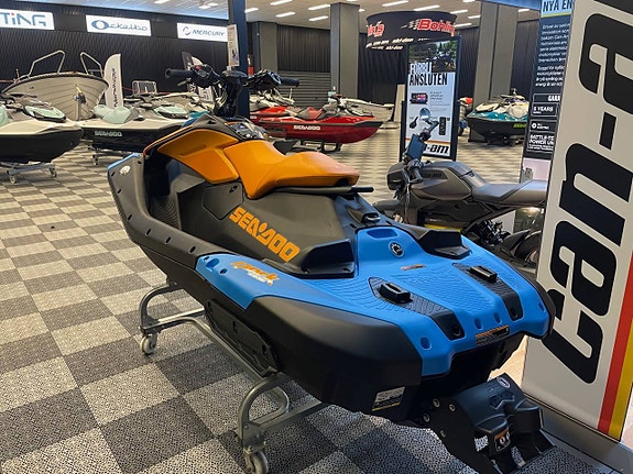 Sea-Doo Spark Trixx 90 1 UP -26 *Sea-doo-days* 3 of 5