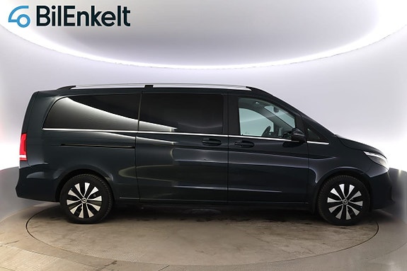 Mercedes-Benz V220 2 of 5