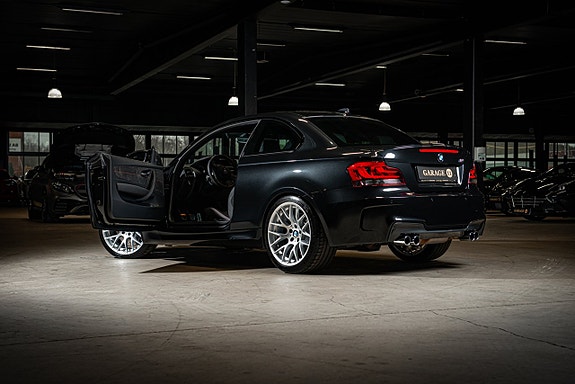 BMW 1M 8 of 30