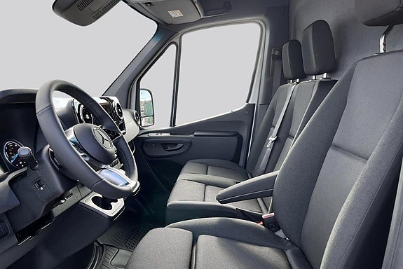 Mercedes-Benz eSprinter 420 8 of 14