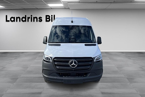 Mercedes-Benz eSprinter 420 2 of 14