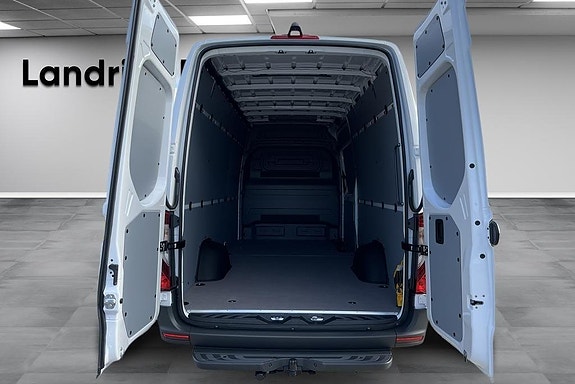 Mercedes-Benz eSprinter 420 9 of 14