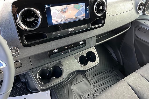 Mercedes-Benz eSprinter 420 12 of 14