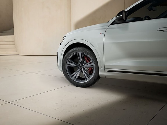 Audi Q8 4 of 10