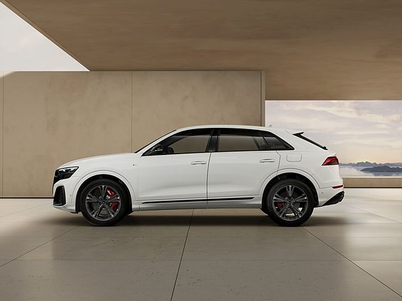 Audi Q8 2 of 10