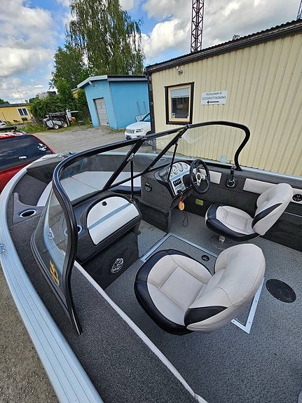 Starweld 18DC med Suzuki 140hk och Brenderup Trailer 9 of 10