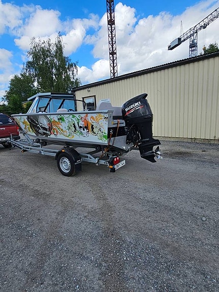Starweld 18DC med Suzuki 140hk och Brenderup Trailer 4 of 10
