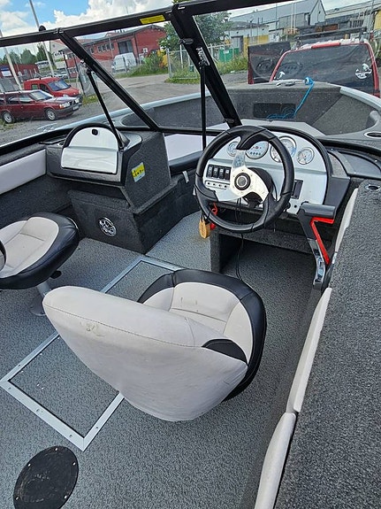 Starweld 18DC med Suzuki 140hk och Brenderup Trailer 6 of 10