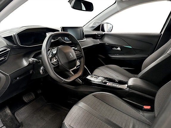Peugeot e-208 5 of 16