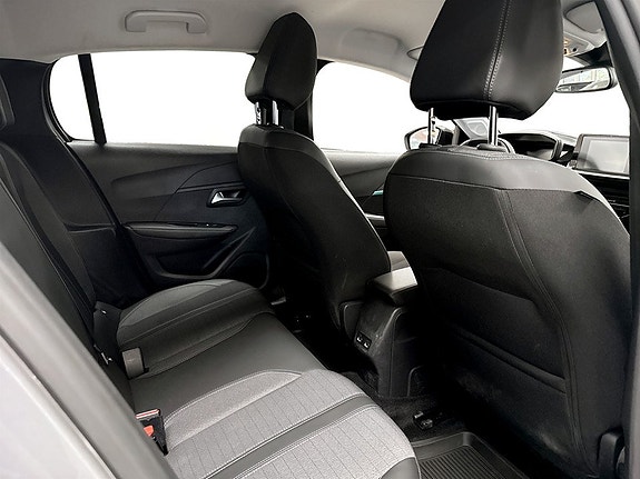 Peugeot e-208 13 of 16