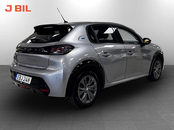 Peugeot e-208 3 of 16