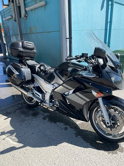 Yamaha FJR1300 2 of 8