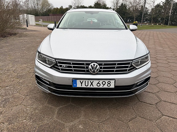 Volkswagen Passat 2 of 5