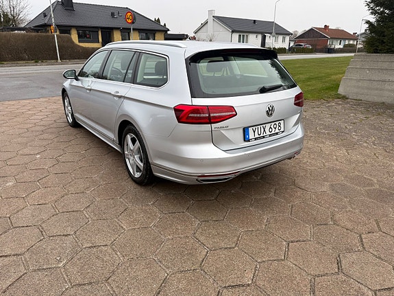 Volkswagen Passat 7 of 15