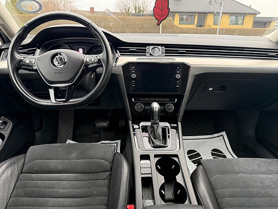 Volkswagen Passat 14 of 15