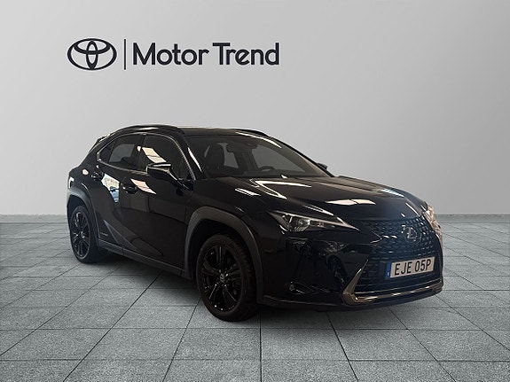 Lexus UX250h 7 of 17