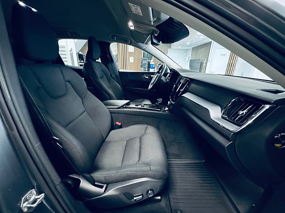 Volvo XC60 15 of 20