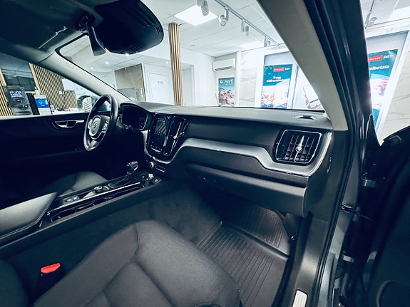 Volvo XC60 16 of 20