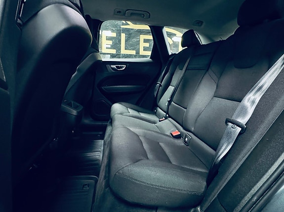 Volvo XC60 17 of 20