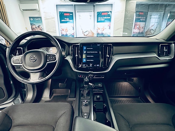 Volvo XC60 11 of 20