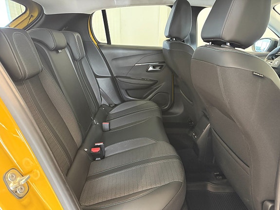 Peugeot 208 8 of 13