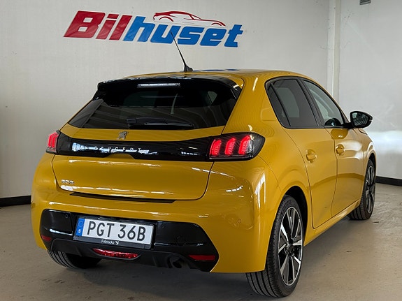 Peugeot 208 3 of 13