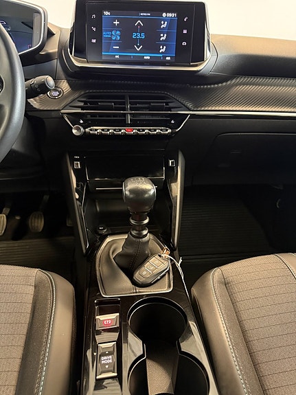 Peugeot 208 13 of 13
