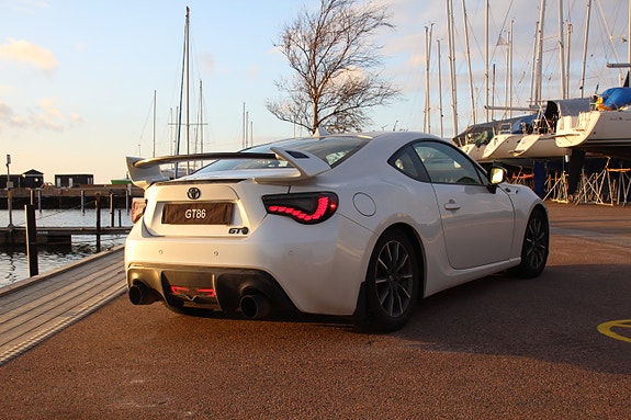 Toyota GT86 3 of 9