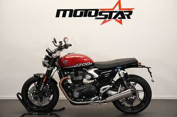 Triumph Speed Twin 1200 2 of 4